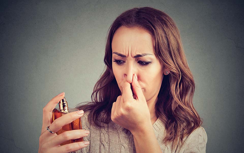 Mengapa parfum di tempat panas kehilangan aroma lebih cepat dari yang disimpan di tempat dingin