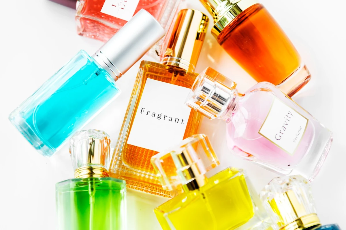 Bagaimana bahan dan tekstur botol memperkuat makna dan kepribadian parfum Anda
