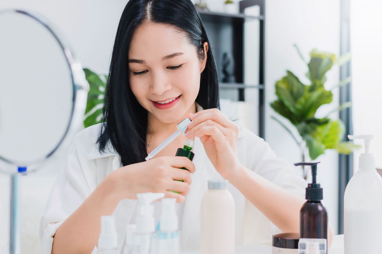 Bagaimana tren hybrid skincare memengaruhi inovasi dalam industri kosmetik